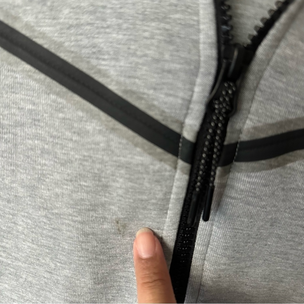 Nike Tech Men’s Sports Zip Up Performance Hoodie in Grey M - Picture 9 of 9